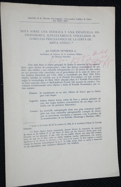 Carlos Munizaga - Nota sobre una estolica y una estatuilla antropomorfa, supuestamente vinculadas al complejo preceramico de la costa de Arica