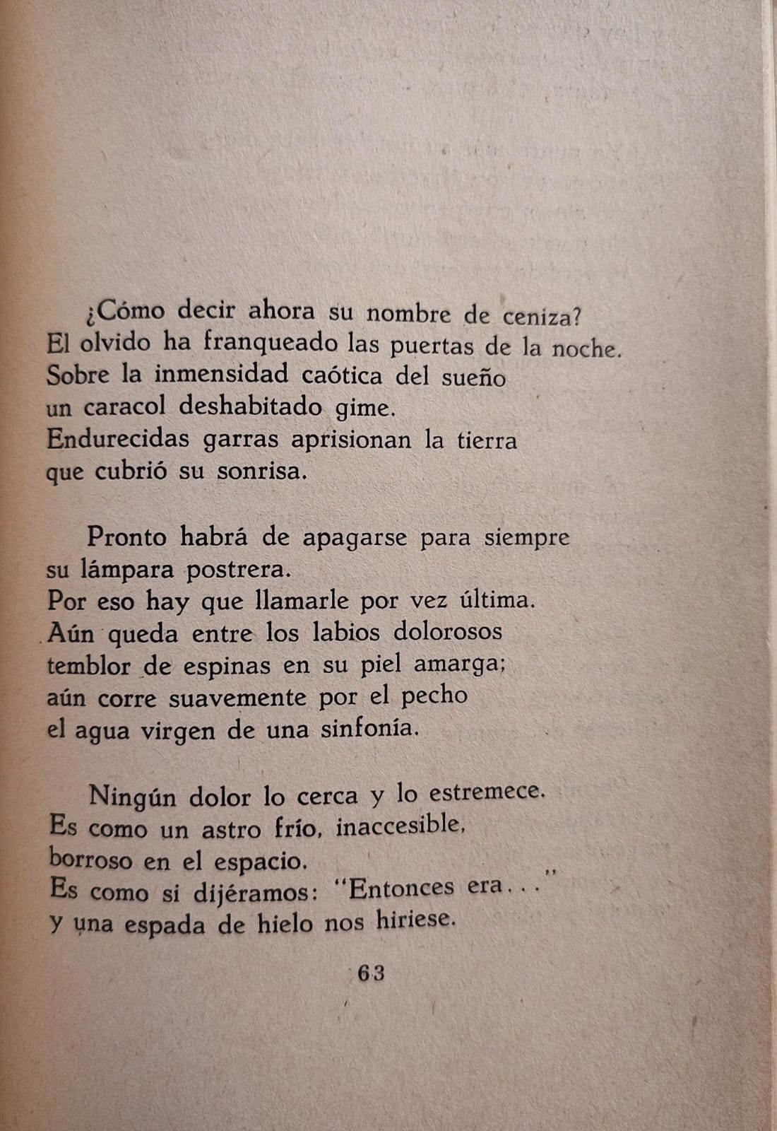 Lydia Dávila. Labios en llamas.