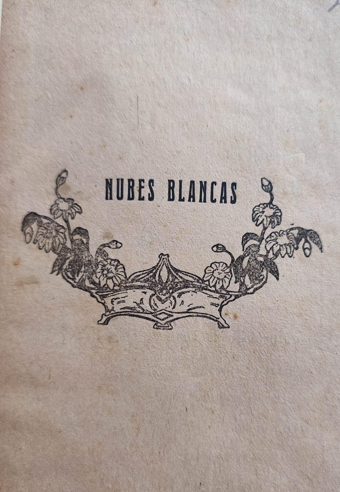 Gabriela Mistral. Nubes blancas (poesías) y La Oración de la Maestra.