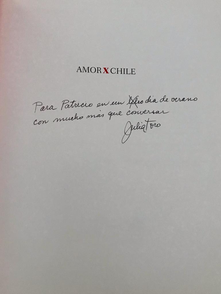 Mateo Goycoleo (editor)	Amor x Chile. Julia Toro  30 años de fotografía 
