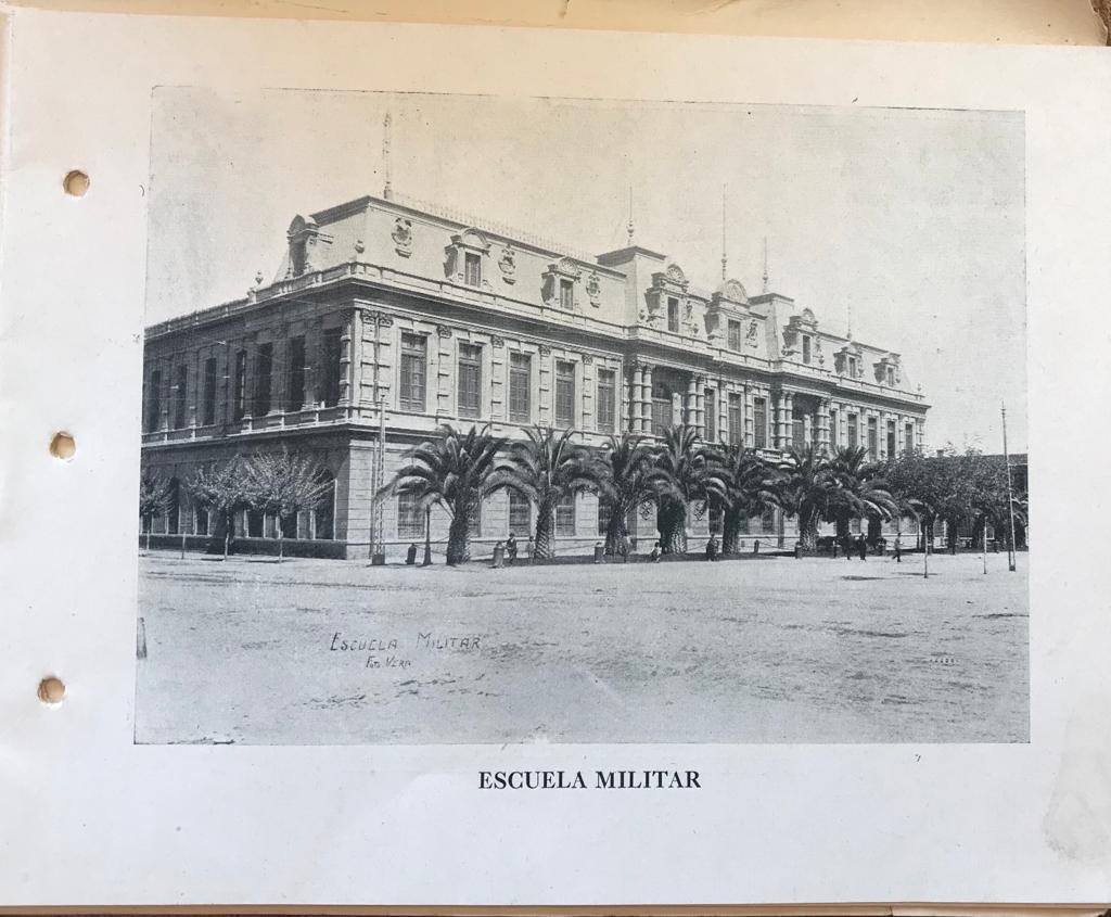 Album. Recuerdo de la visita a esta escuela el dia 7 de abril de 1923, por las delegaciones al V Congreso Pan Americano 