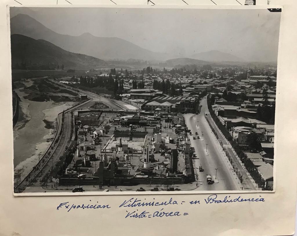 3 fotografías y 3 postales  de la comuna de Providencia 