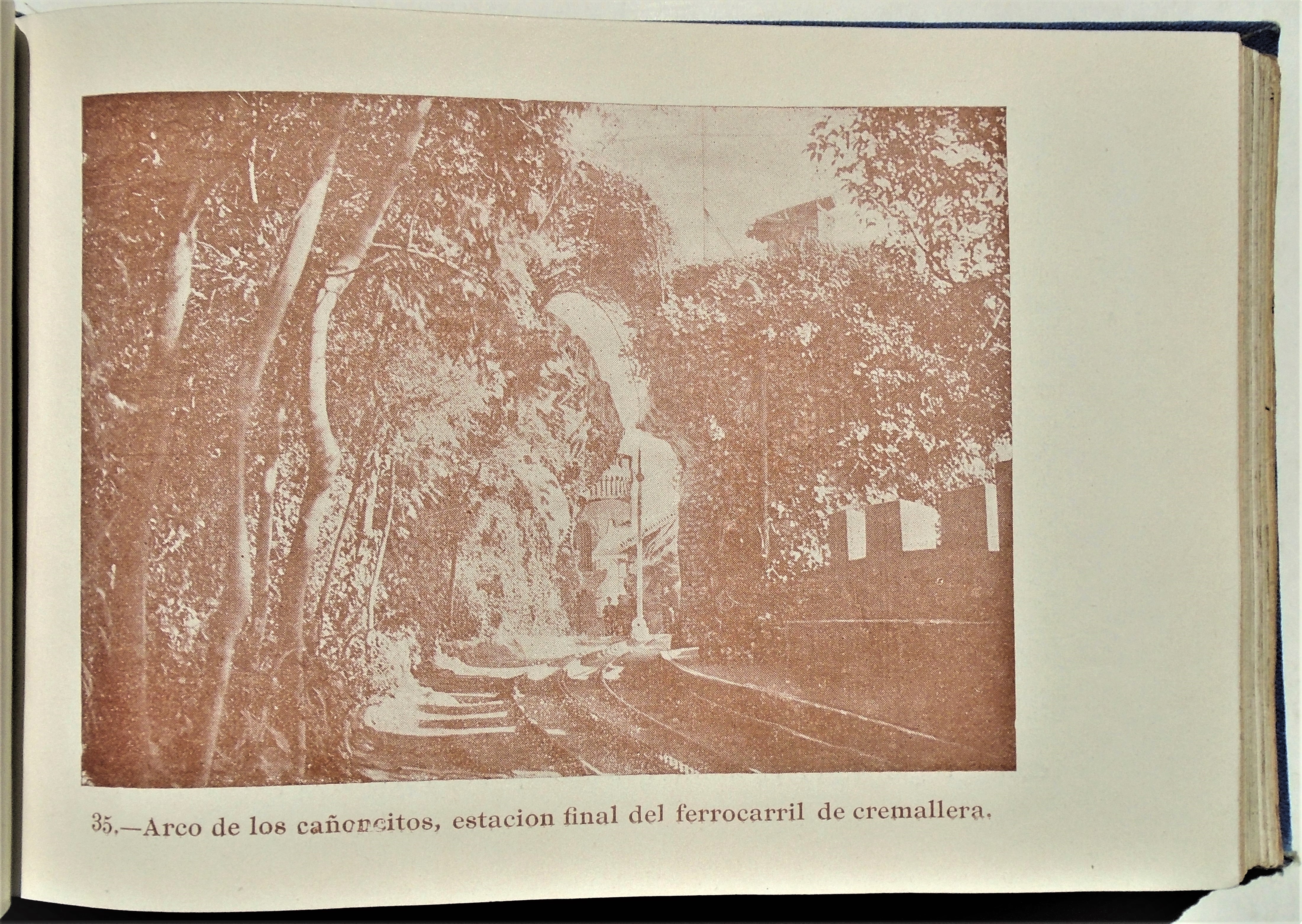 E. C. Eberhardt - Álbum-Guía del Cerro Santa Lucía (1910)